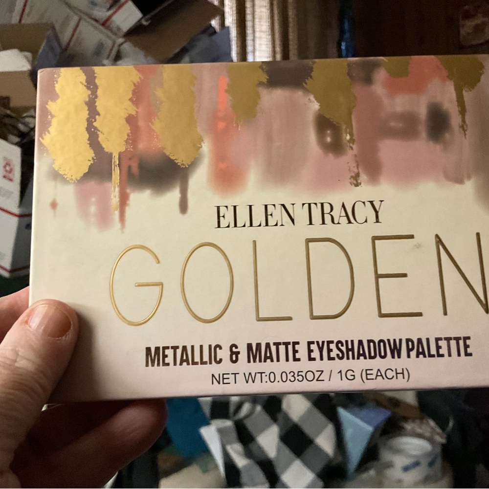Ellen Tracy Golden Eyeshadow Palette